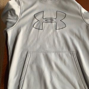 Men’s small under armour hoodie.